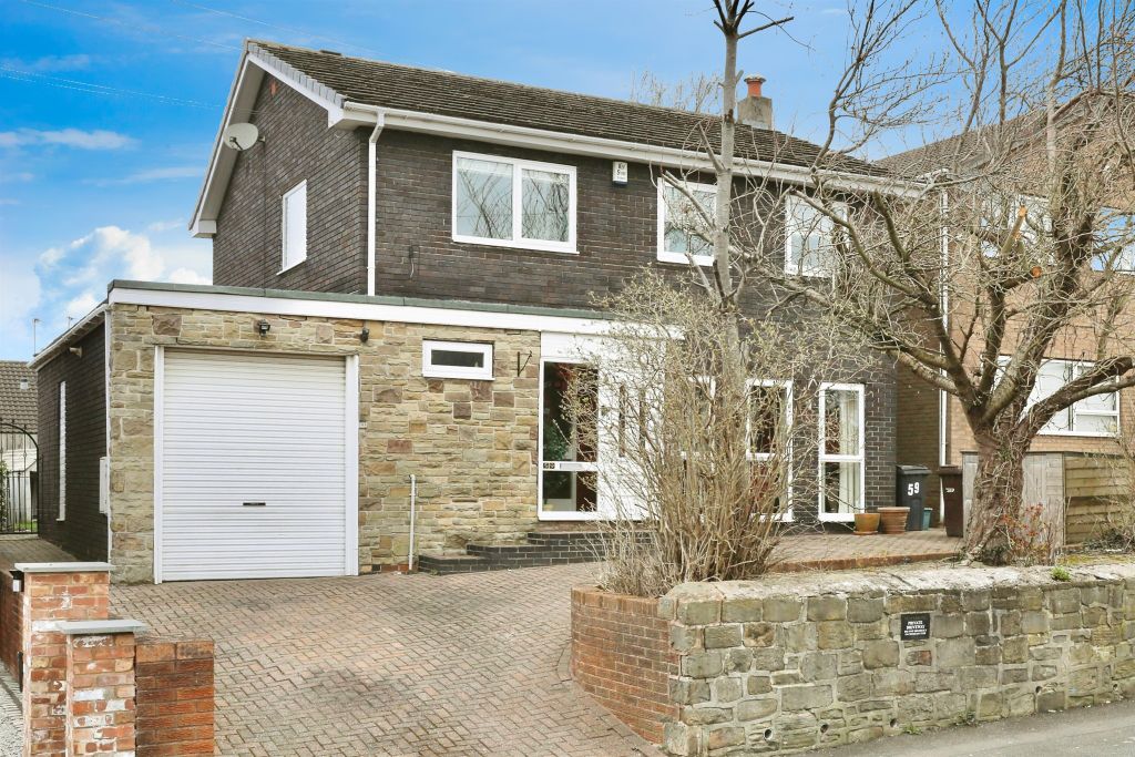 Property photo 1 of 18
