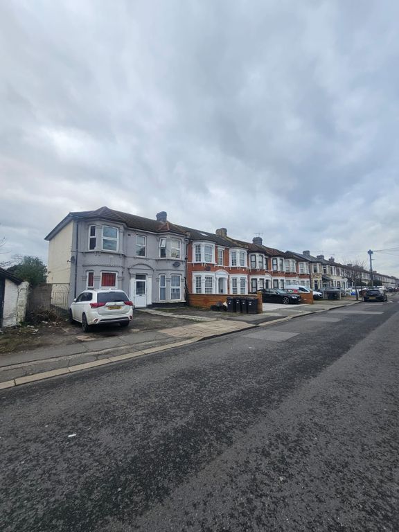 Property photo 1 of 4