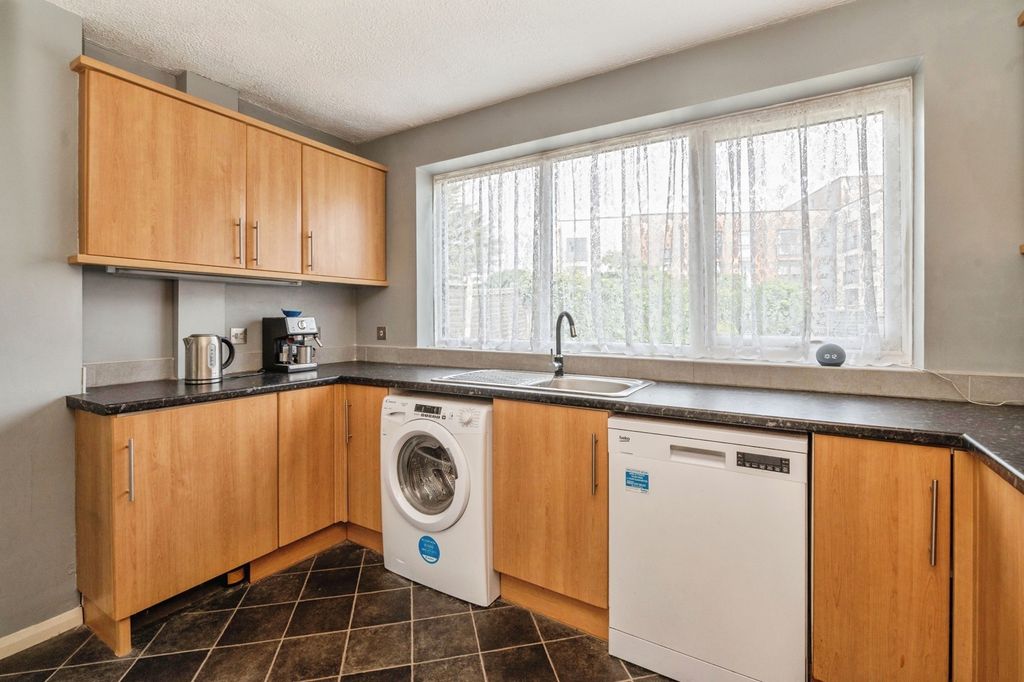 Property photo 3 of 19 Pbox-Img.Jpg