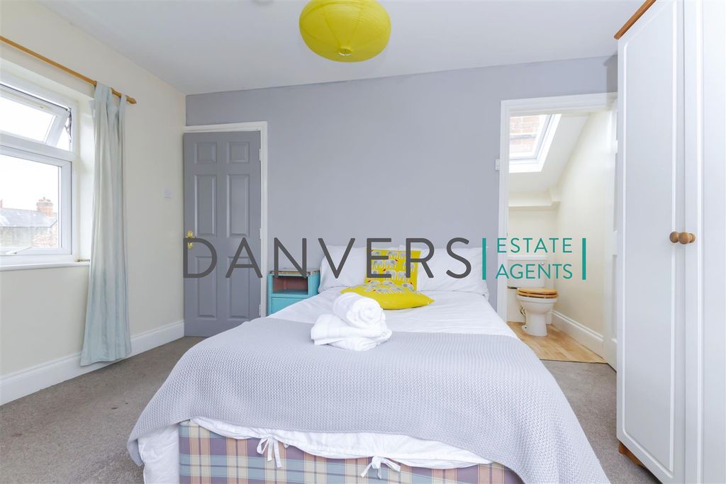 Property photo 2 of 6 48 Ps Vdanvers6.Jpg