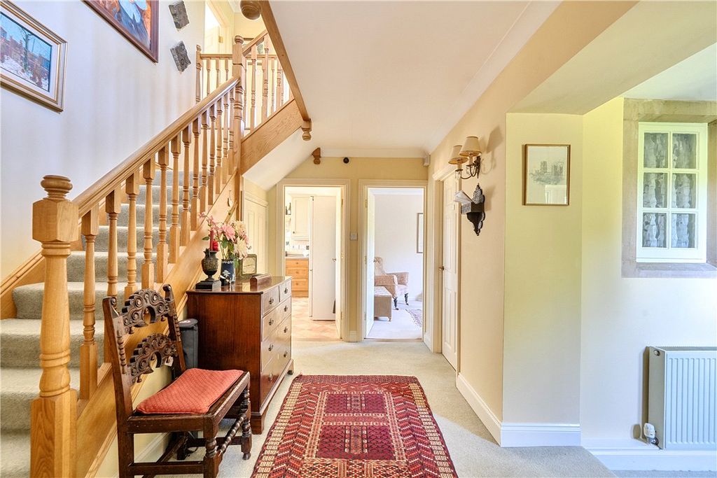 Property photo 3 of 17 Hallway