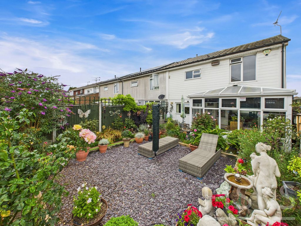 Property photo 2 of 19