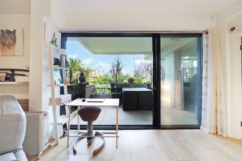 Property photo 2 of 18 Picture No. 22