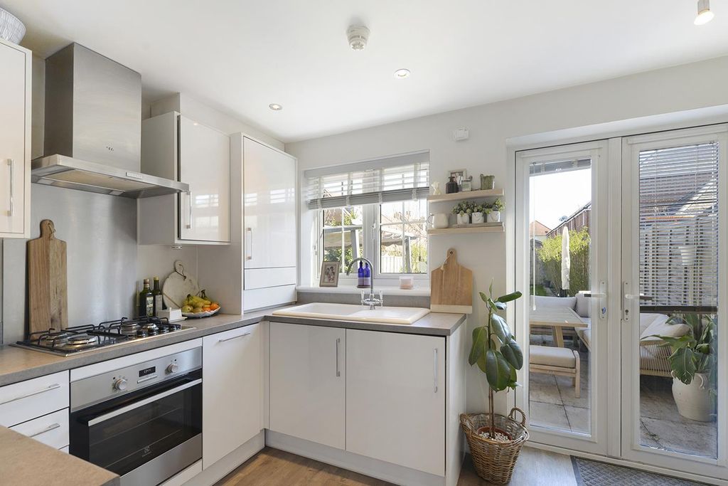 Property photo 3 of 19 1Bloxham06.Jpg