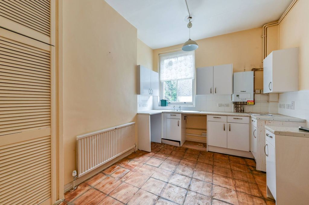 Property photo 3 of 5