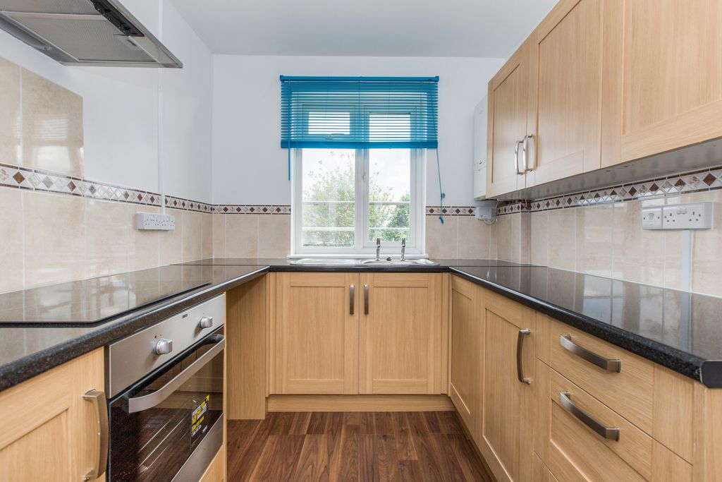 Property photo 2 of 8 Kitchen