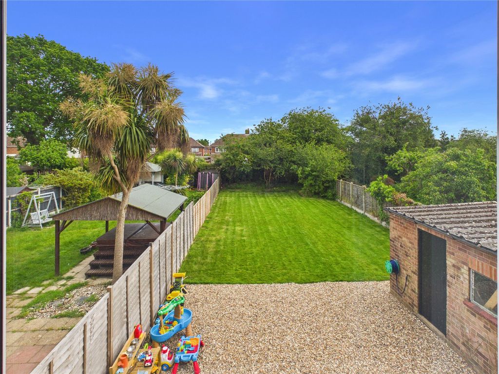 Property photo 2 of 25 Picture No. 10