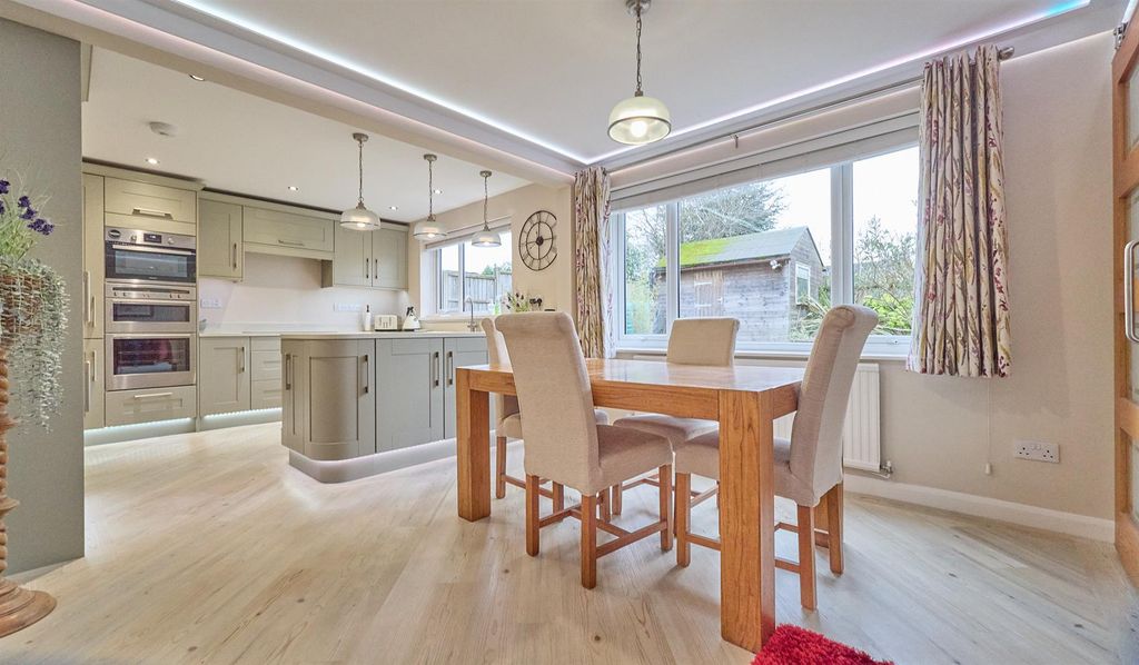 Property photo 2 of 26 Kitchen/Diner To Rear