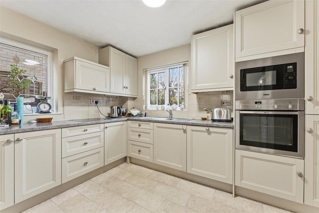 Property photo 2 of 22 Kitchen