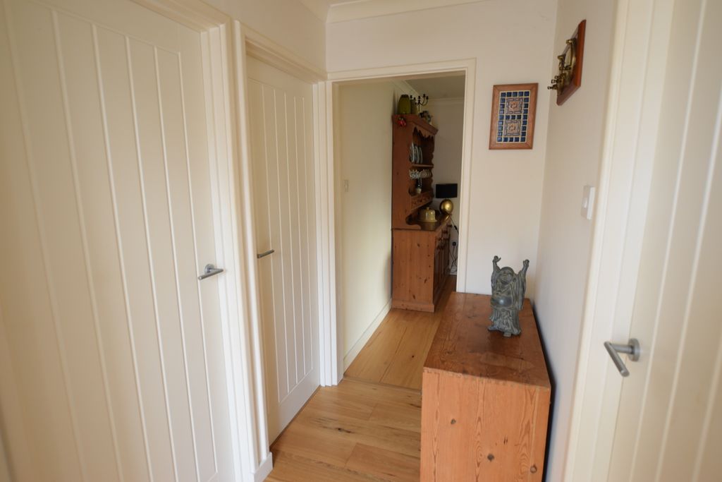 Property photo 3 of 20 Hall