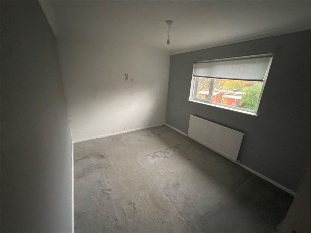 Property photo 3 of 6 Bedroom