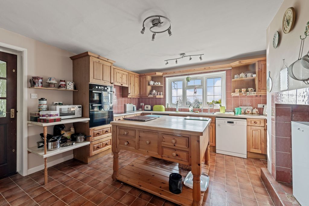 Property photo 3 of 32