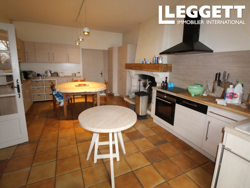 Property photo 3 of 10