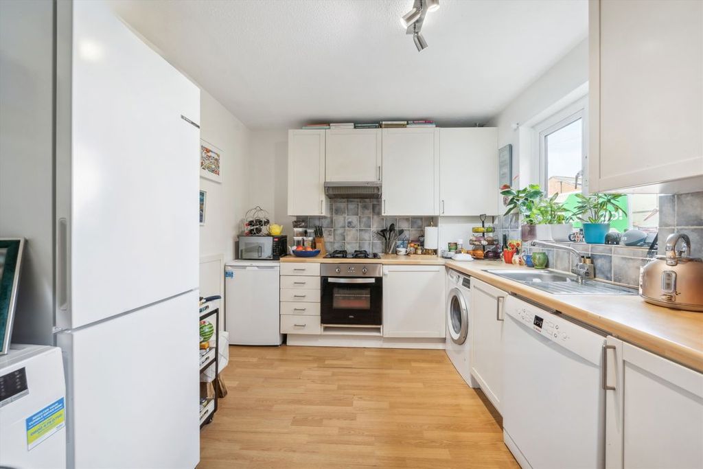 Property photo 3 of 6