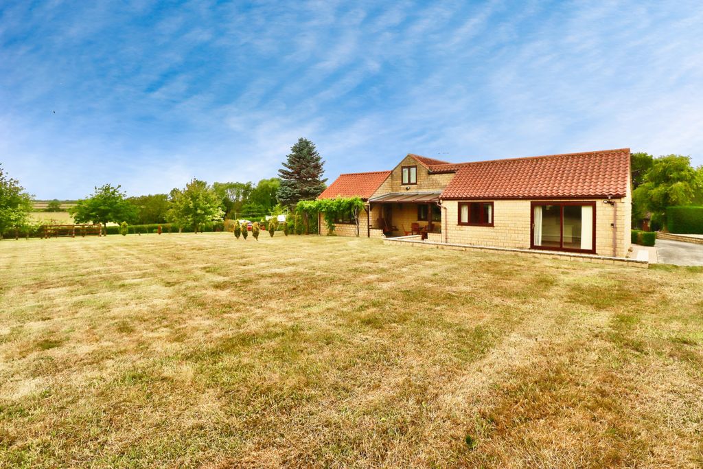 Property photo 1 of 29