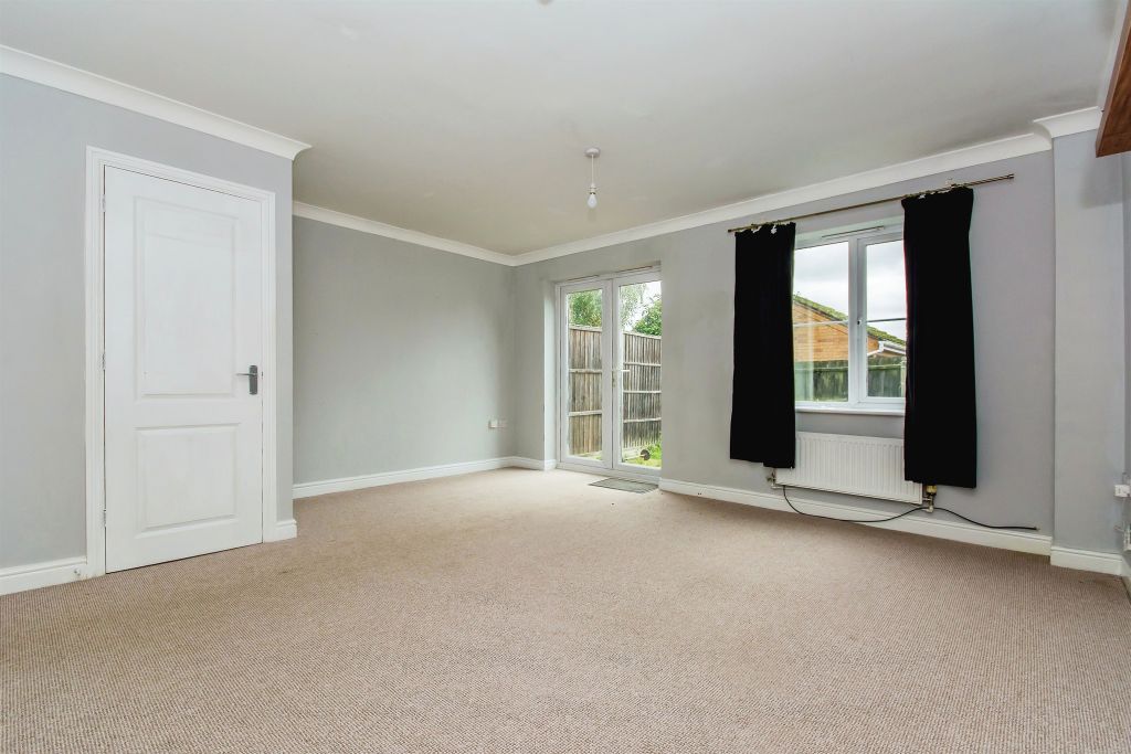 Property photo 2 of 16 Living Room