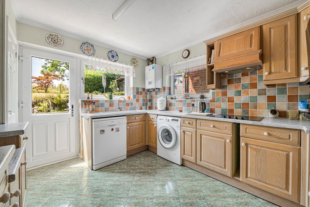 Property photo 3 of 14 13_87957.Jpg
