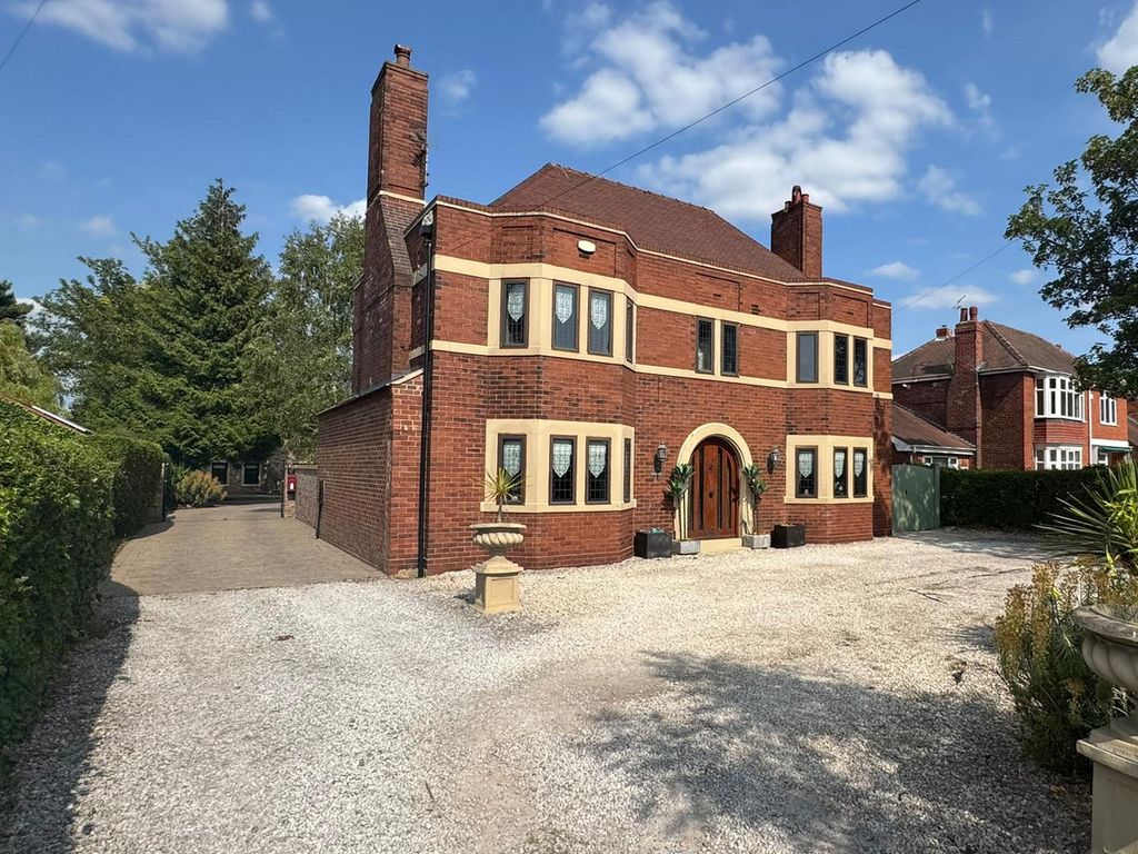 Property photo 2 of 23