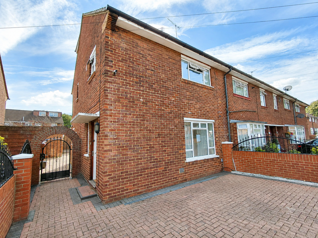Property photo 2 of 17