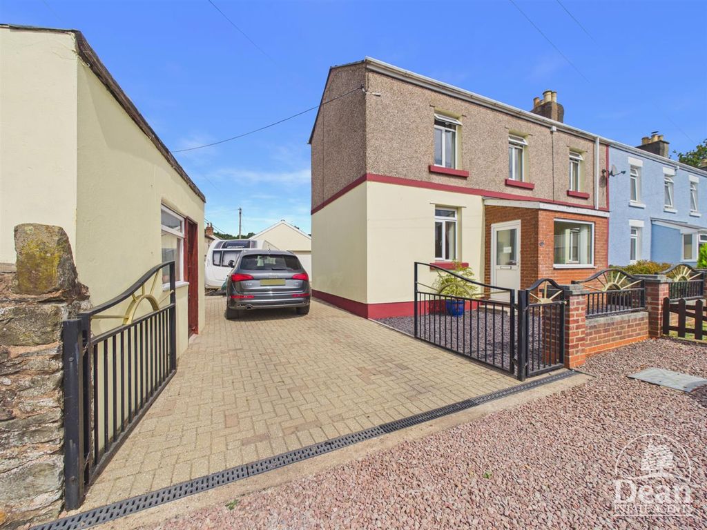 Property photo 1 of 32