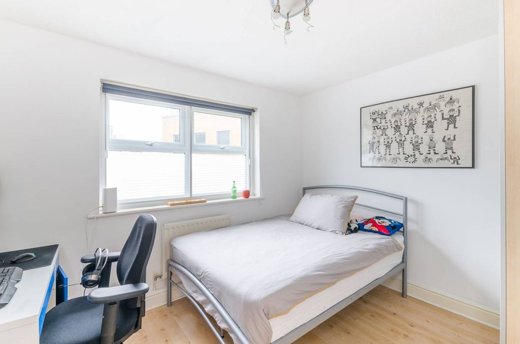 Property photo 1 of 11