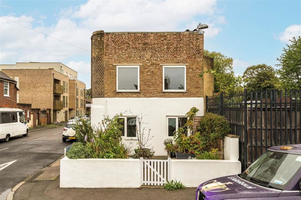 Property photo 1 of 10