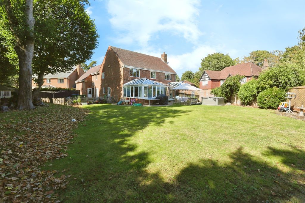 Property photo 2 of 30