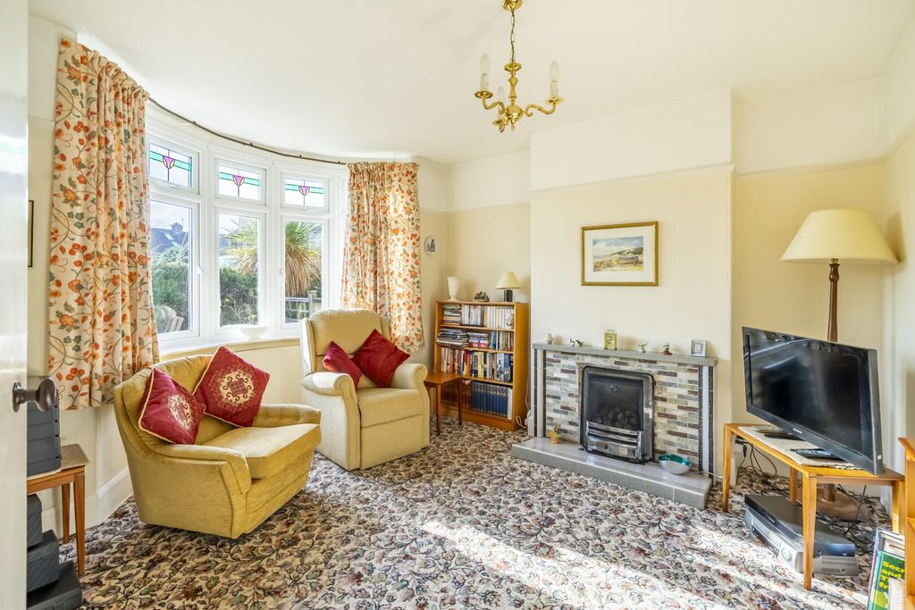 Property photo 2 of 16 Living Room