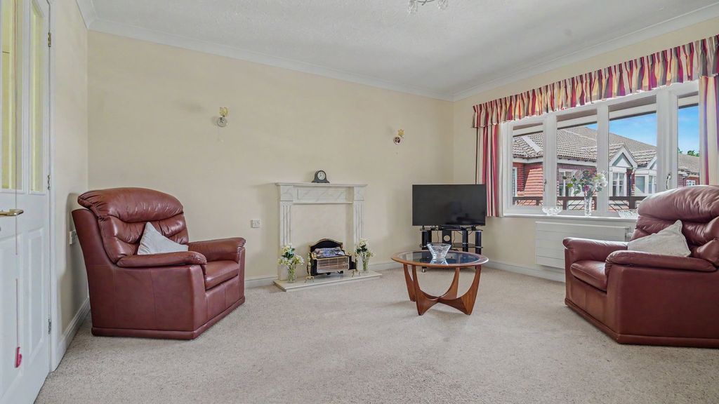 Property photo 2 of 25