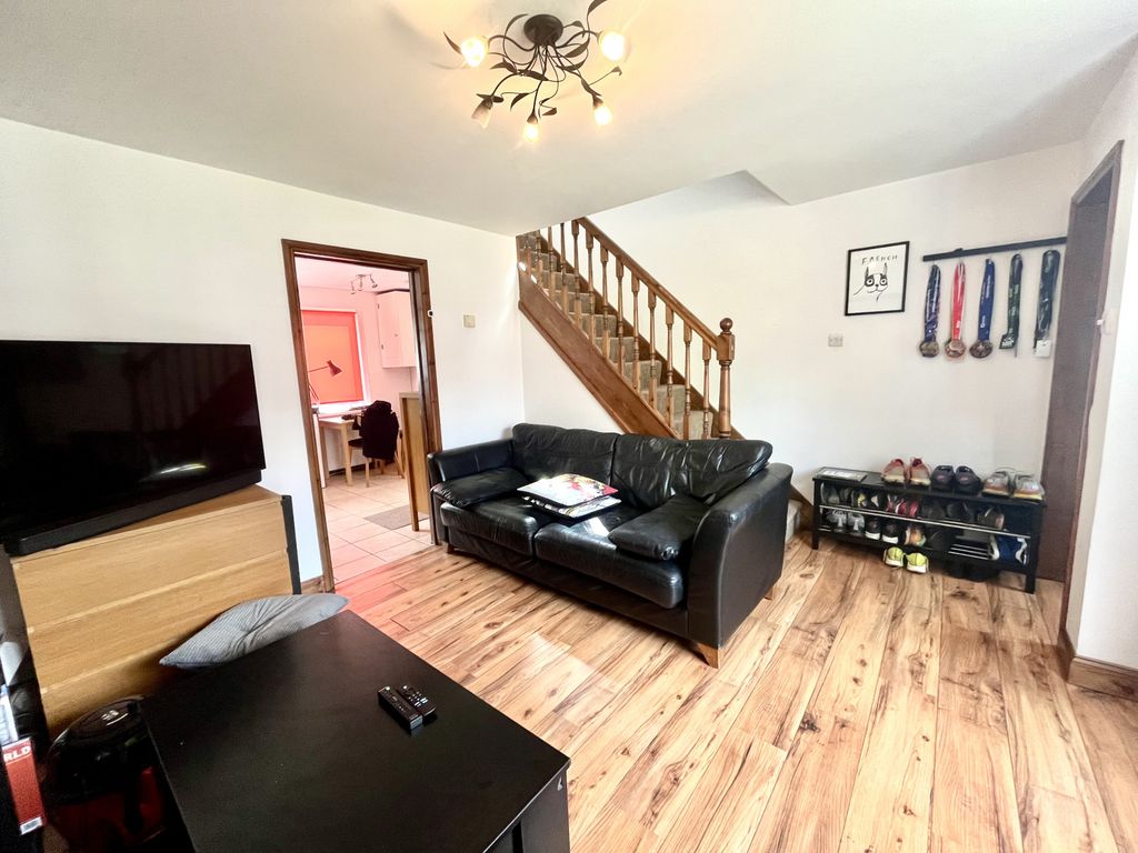 Property photo 2 of 10 Lounge