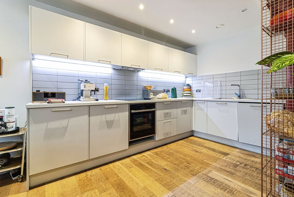 Property photo 3 of 13 Photo