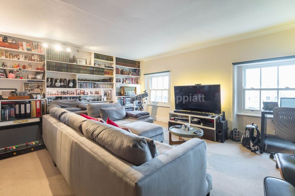 Property photo 2 of 14