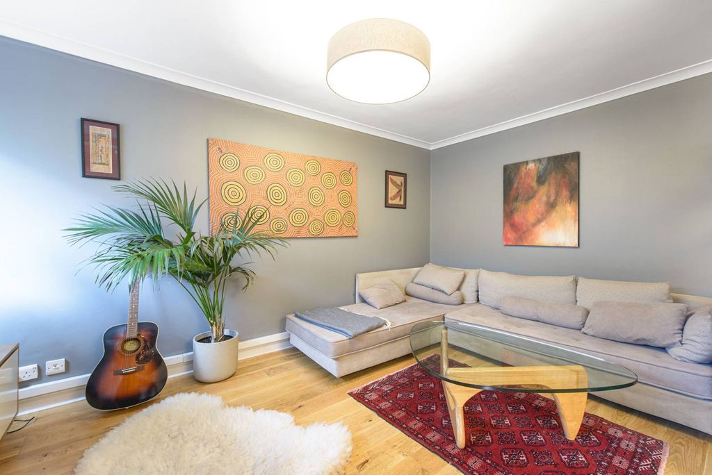 Property photo 2 of 6