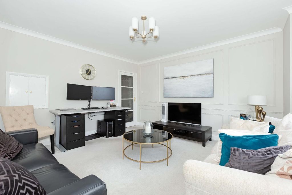 Property photo 3 of 8 Rugby Court_2.Jpg