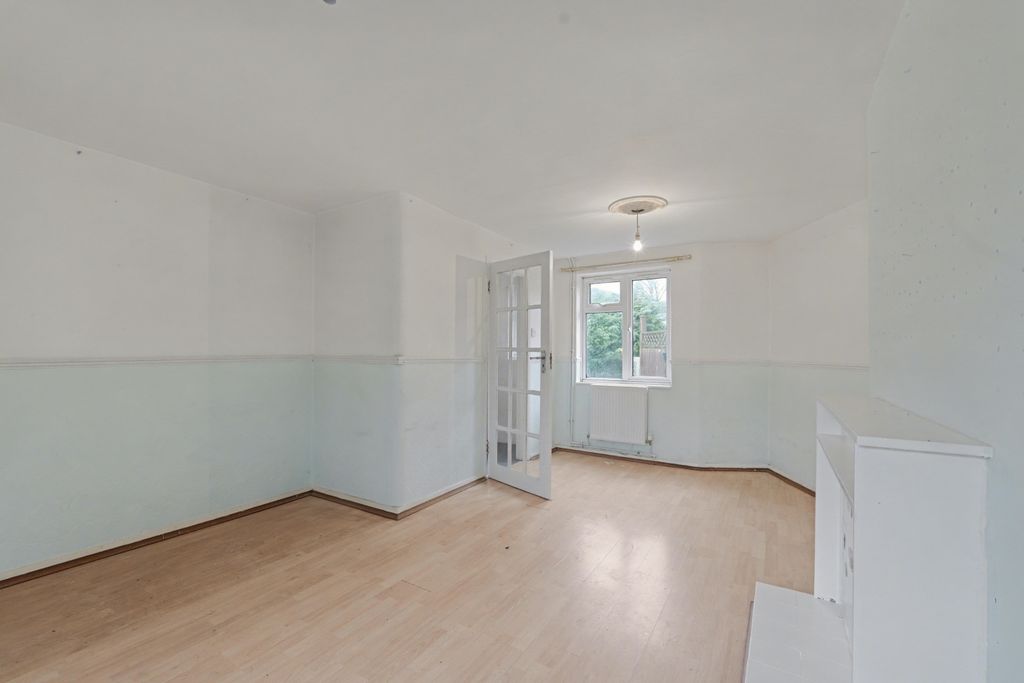 Property photo 3 of 12 38 Victoria Road, Ascot, Sl5 9Db