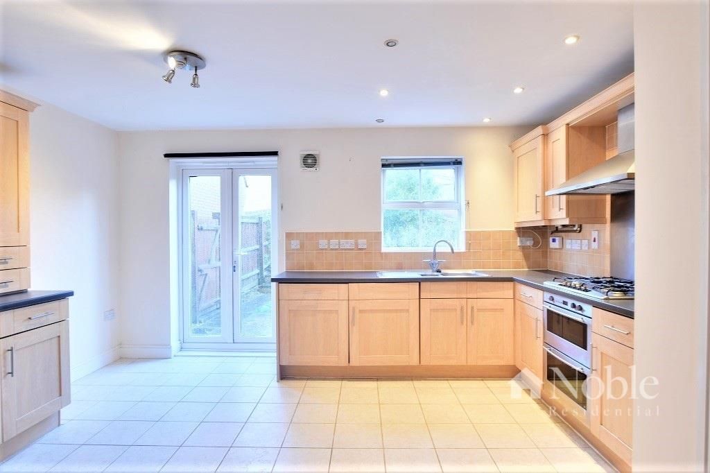 Property photo 2 of 14 Kitchen