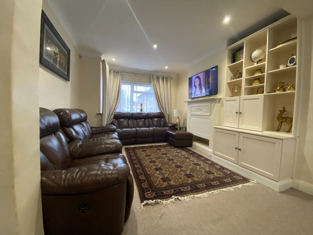 Property photo 3 of 13 4912333