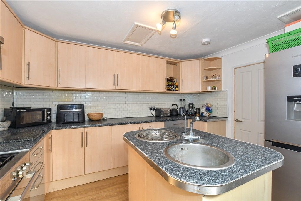Property photo 2 of 14 Kitchen