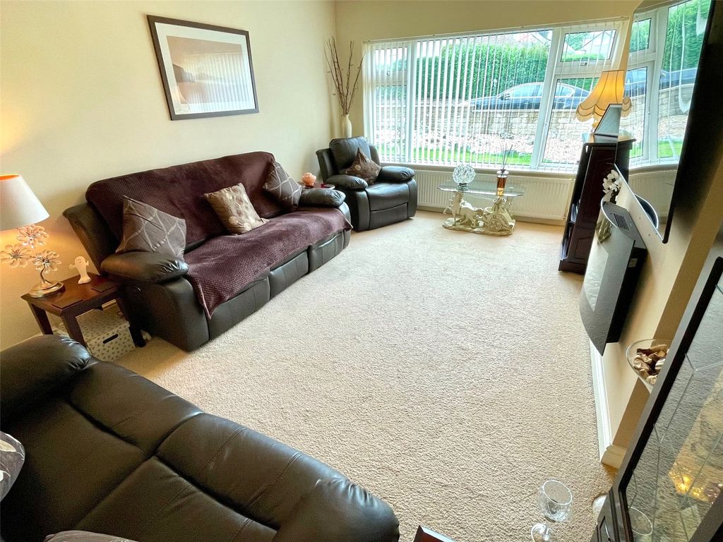 Property photo 3 of 19 Living Room