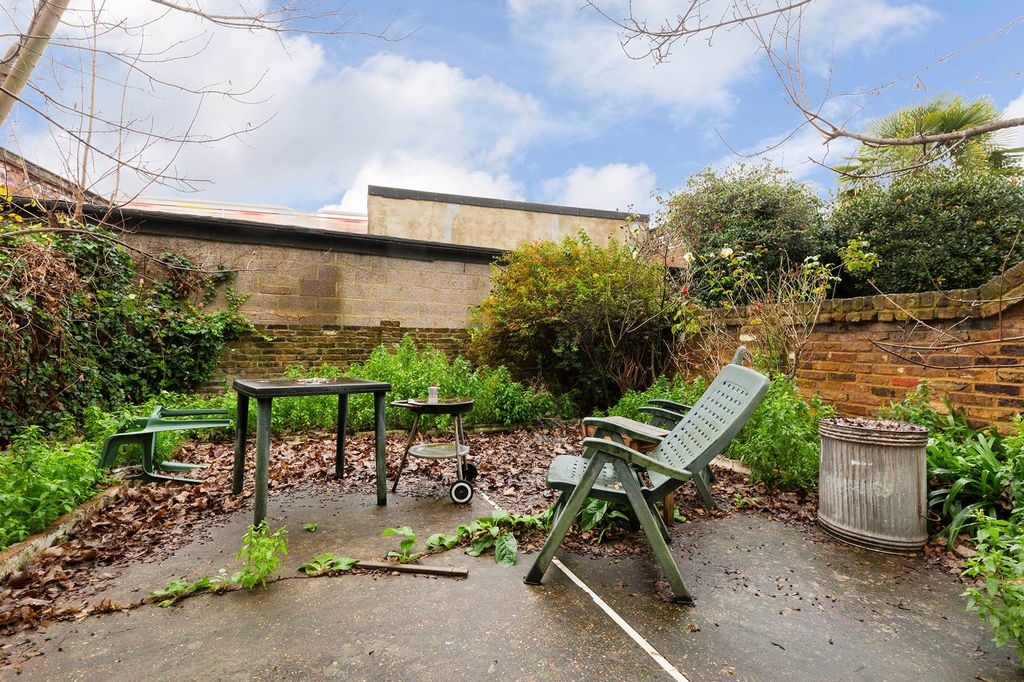 Property photo 3 of 6