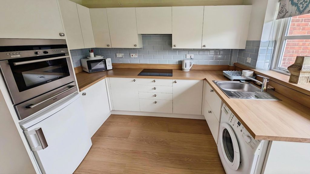 Property photo 2 of 15 Pbox-Kitchen-343259.Jpg