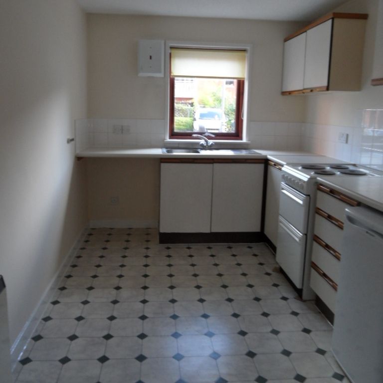Property photo 2 of 10 Kitchen