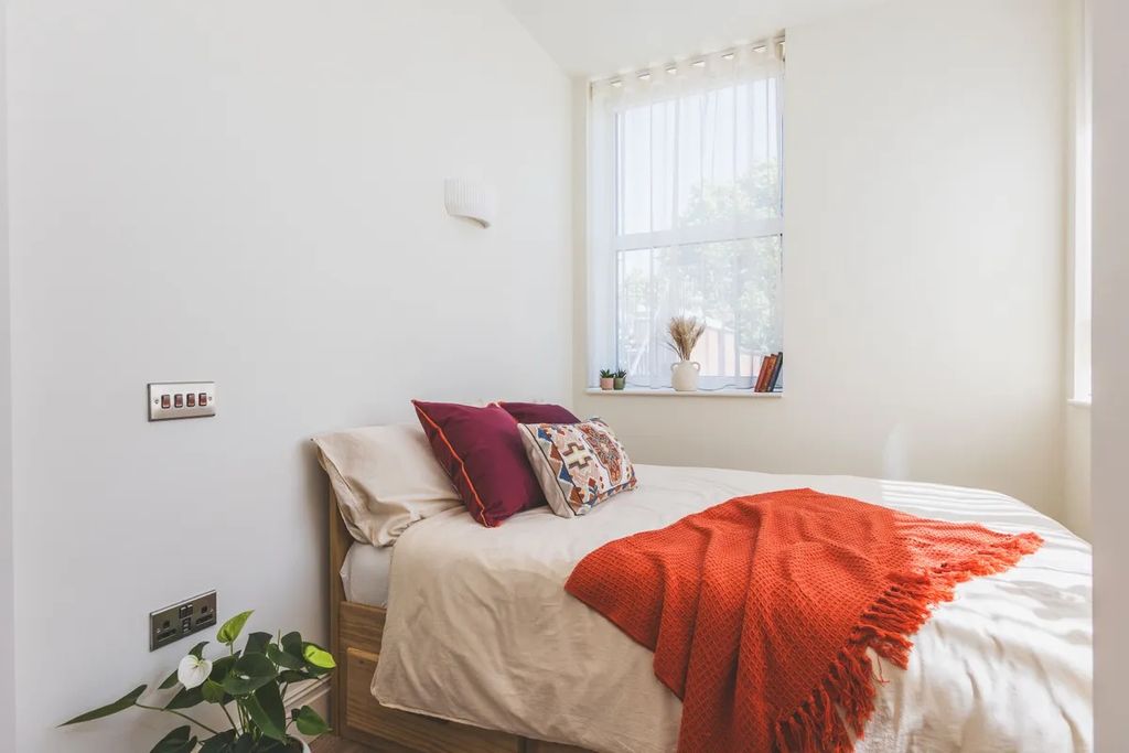 Property photo 3 of 10 Double Bed