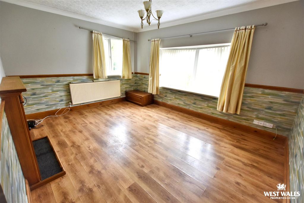 Property photo 3 of 16 13 (2).Jpg