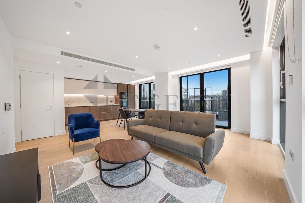 Property photo 1 of 19 Reception