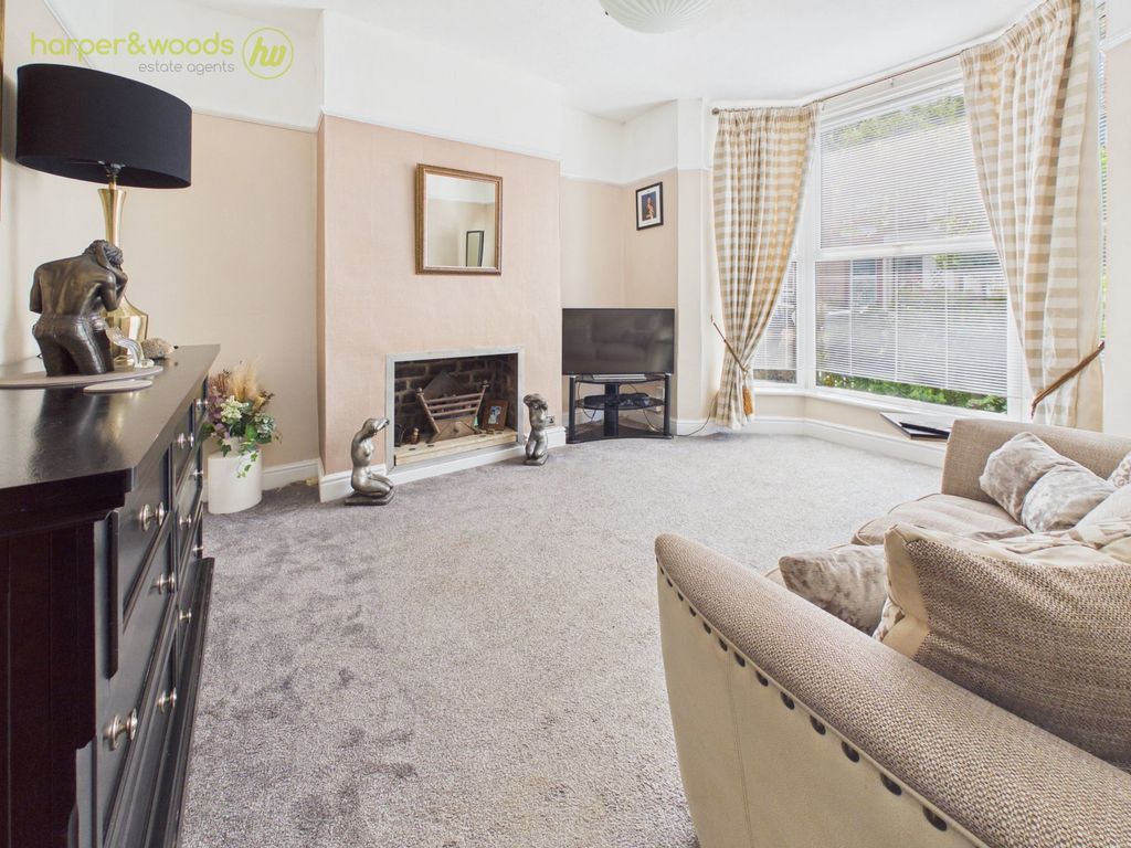 Property photo 2 of 34