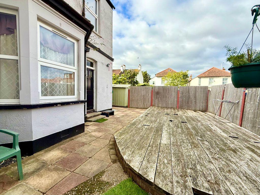 Property photo 3 of 28