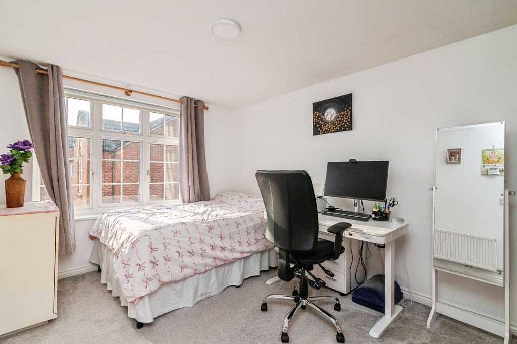 Property photo 3 of 17 Pbox-Img.Jpg