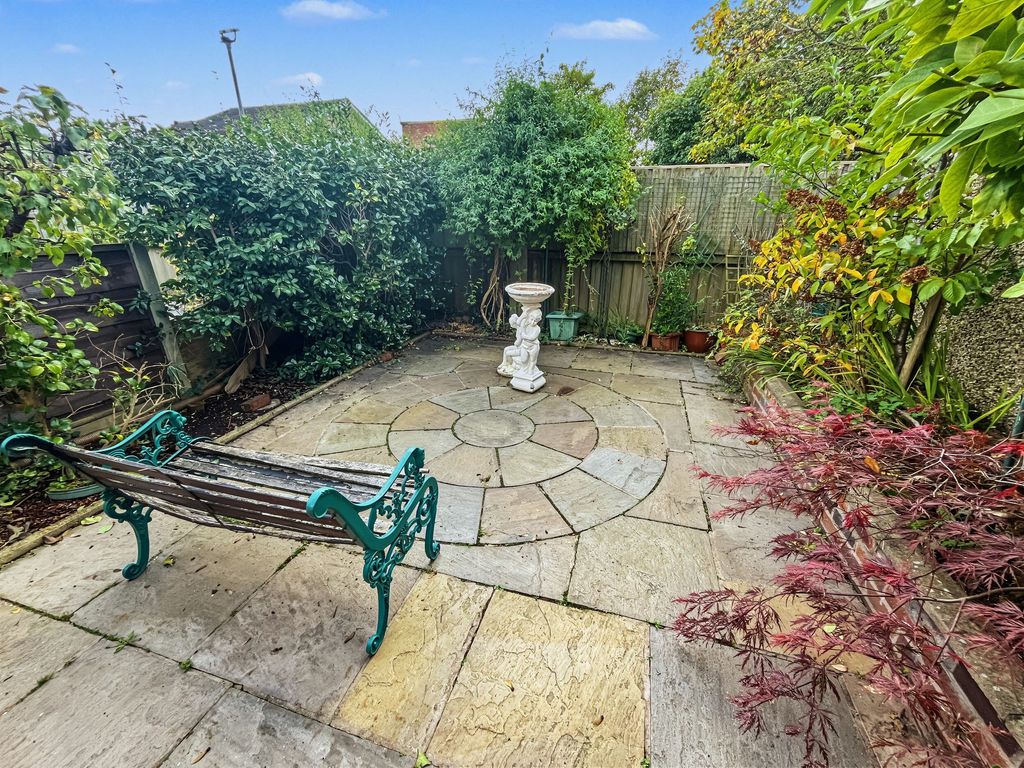 Property photo 2 of 21