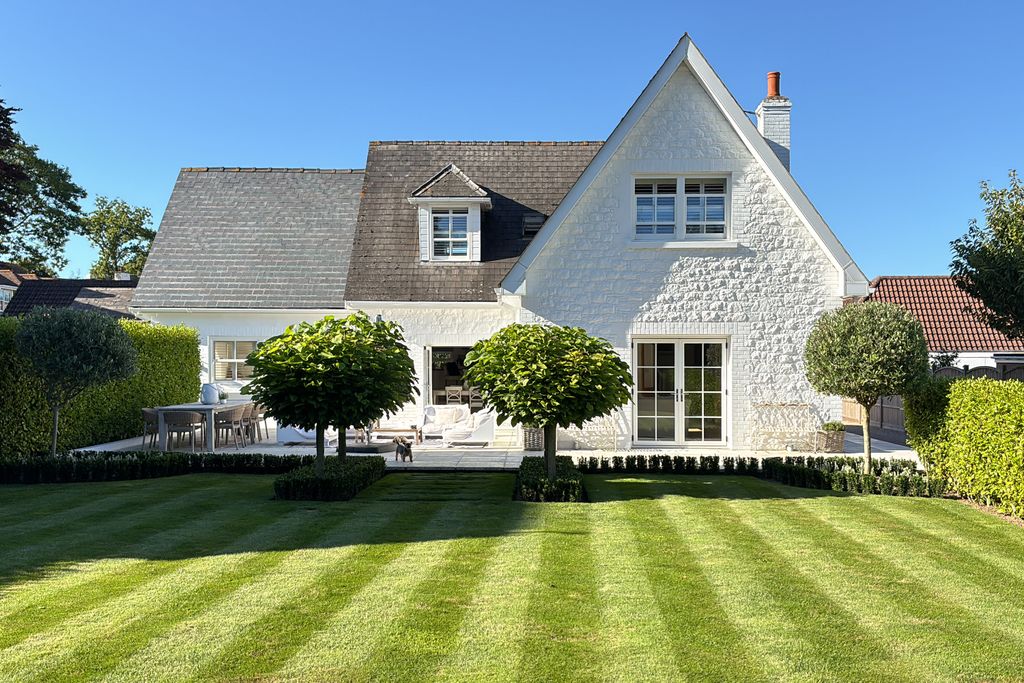 Property photo 1 of 20
